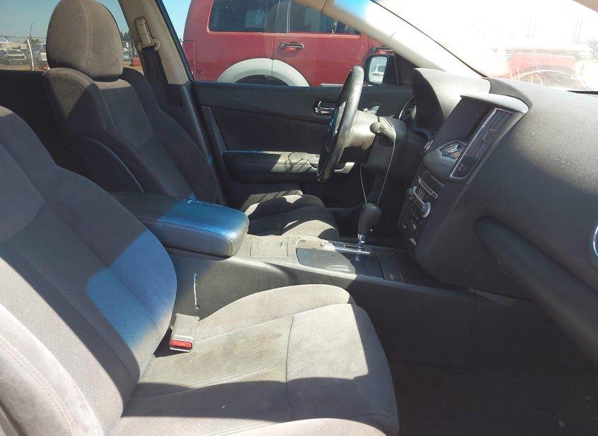 Nissan Maxima