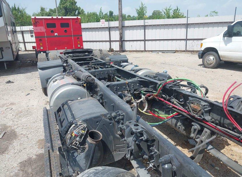 Freightliner New Cascadia 126
