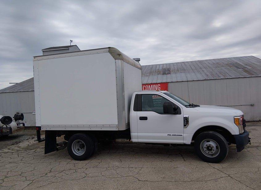 Ford F-350 Chassis