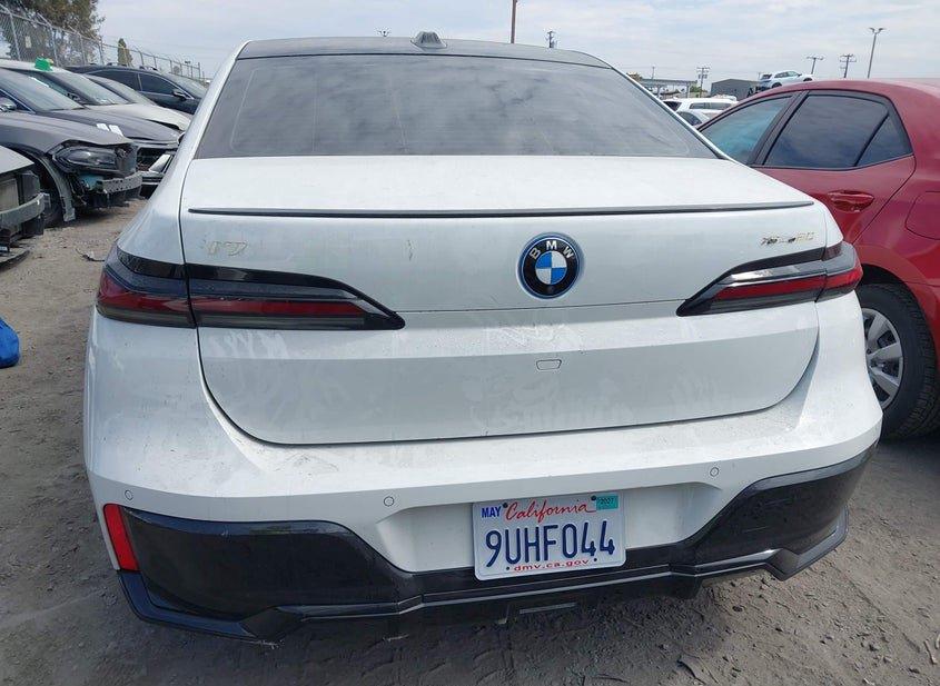 BMW I7