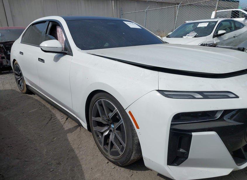 BMW I7