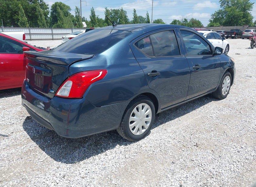 Nissan Versa