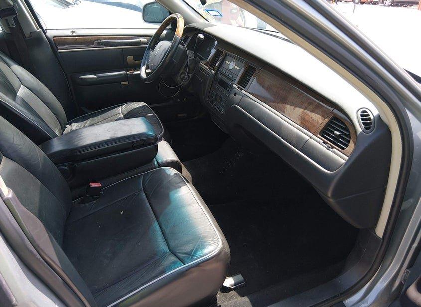 Lincoln Town Car