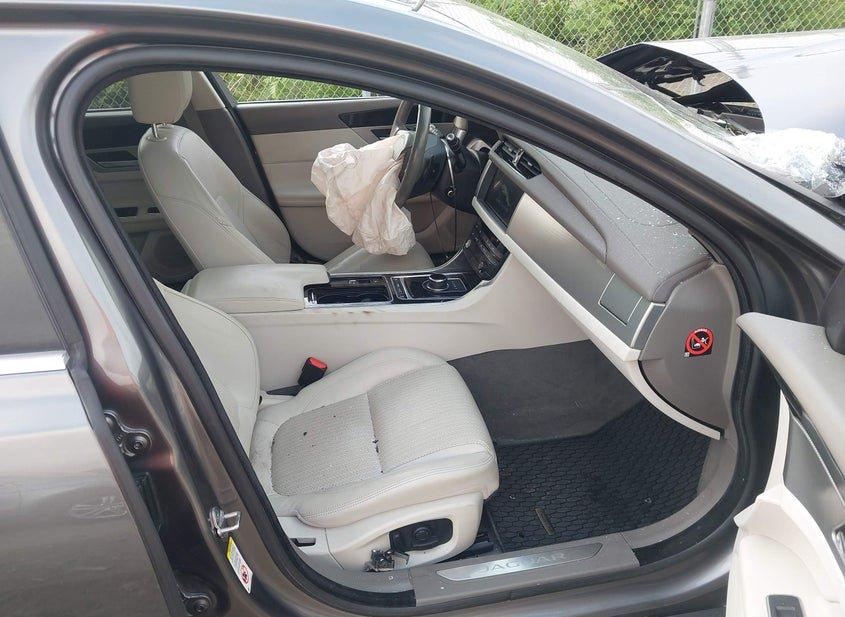Jaguar Xf