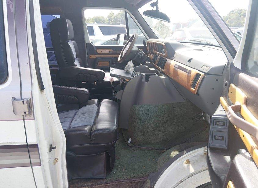 Dodge Ram Van 2500