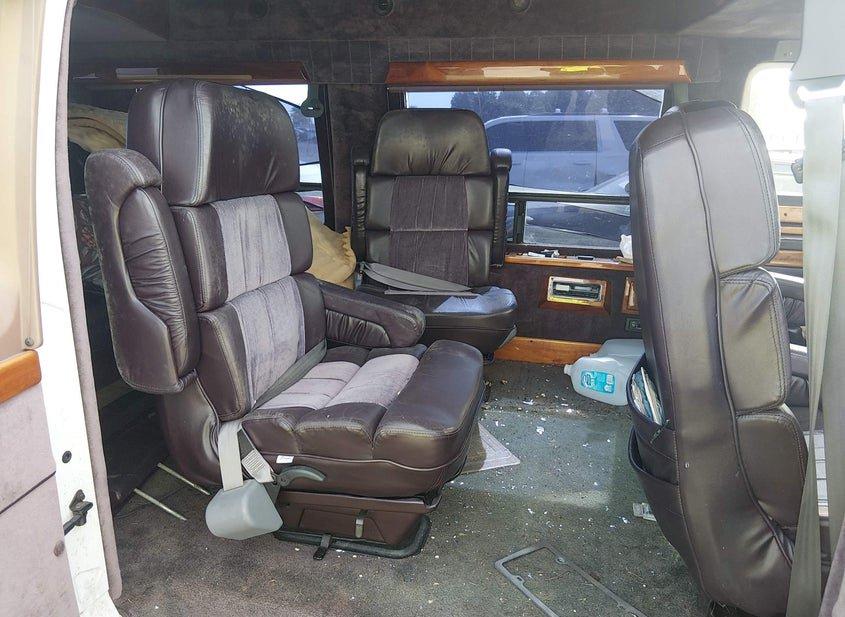 Dodge Ram Van 2500