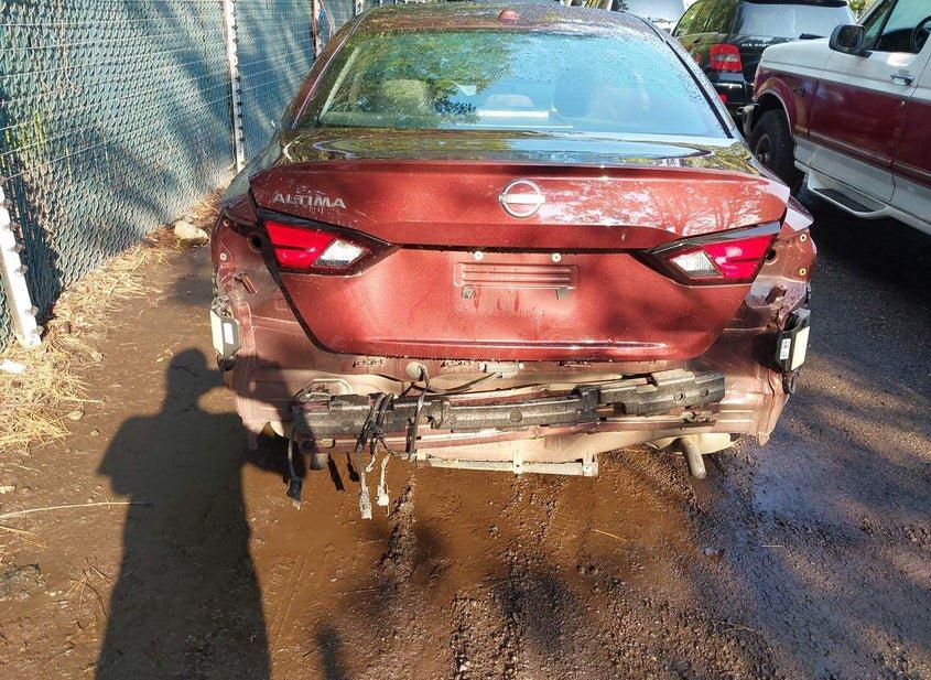 Nissan Altima