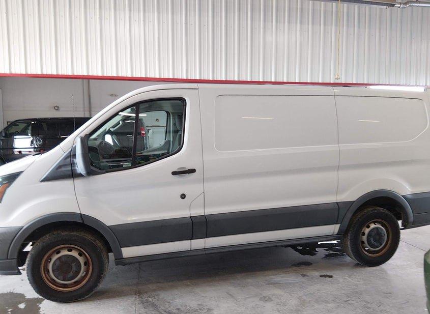 Ford Transit-150