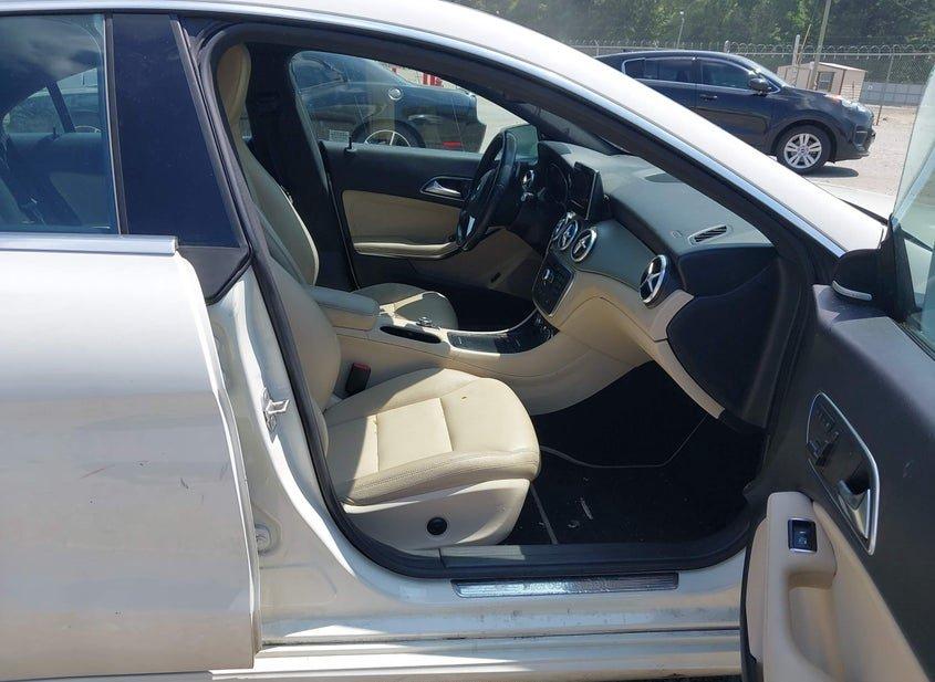 Mercedes-Benz Cla 250