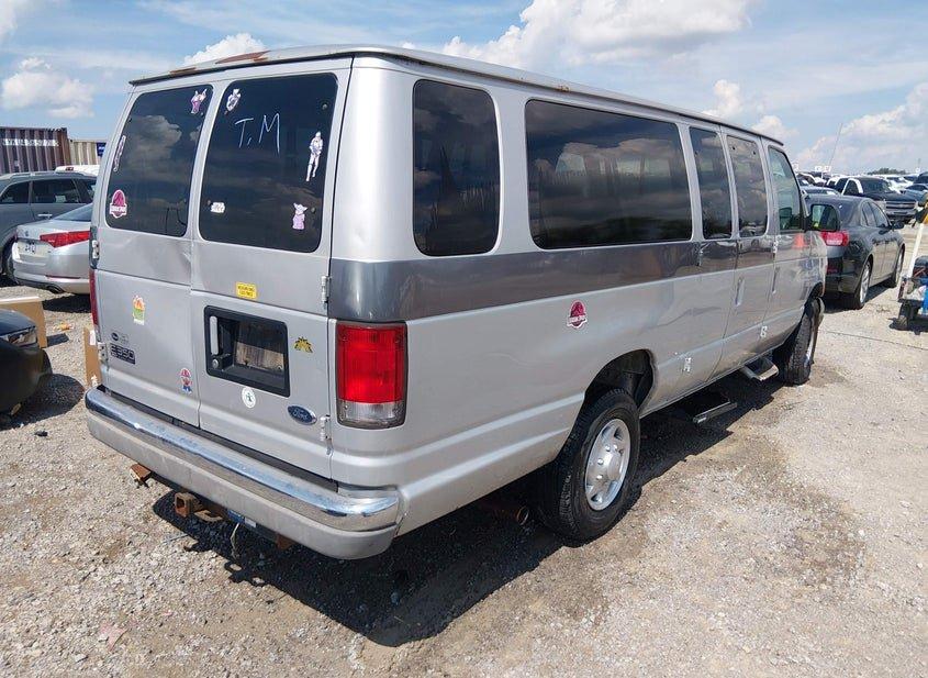 Ford E-350 Super Duty