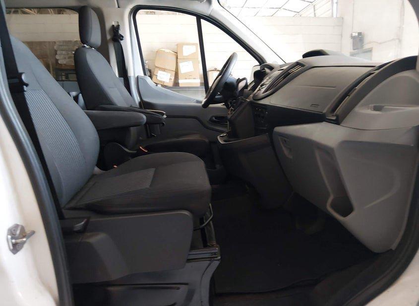 Ford Transit-150
