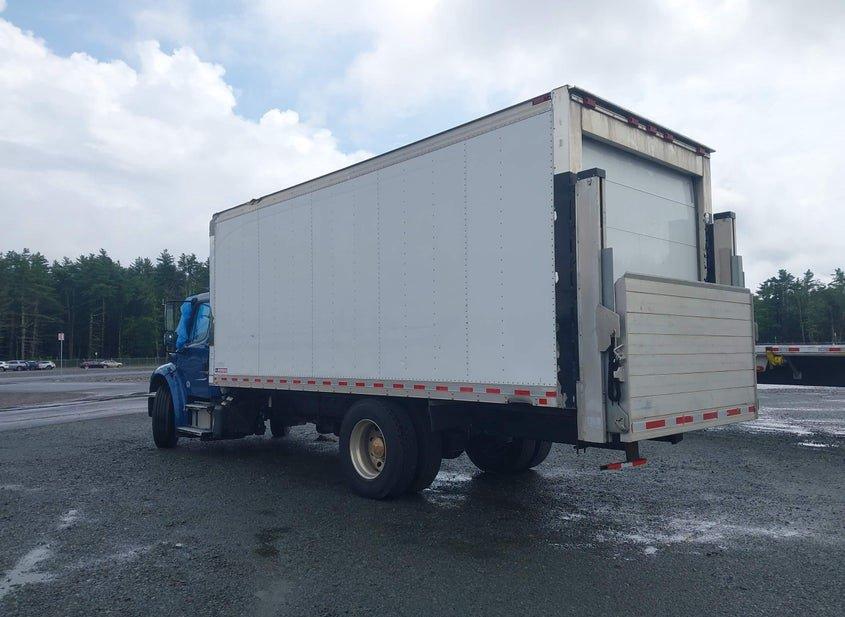 Freightliner M2 106