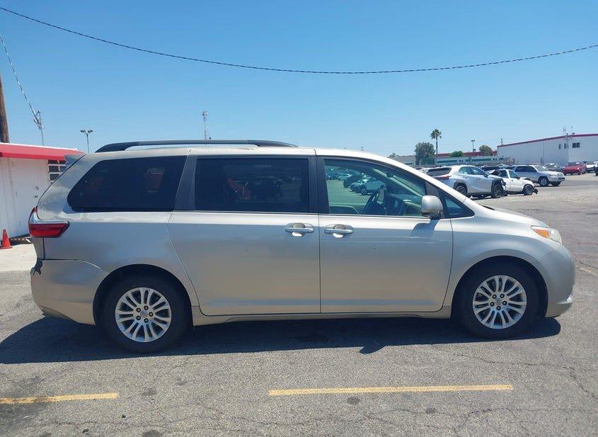 Toyota Sienna