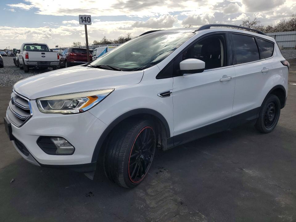 2018 Ford Escape — фото 1