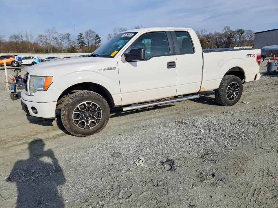 2014 Ford F150 — фото 1