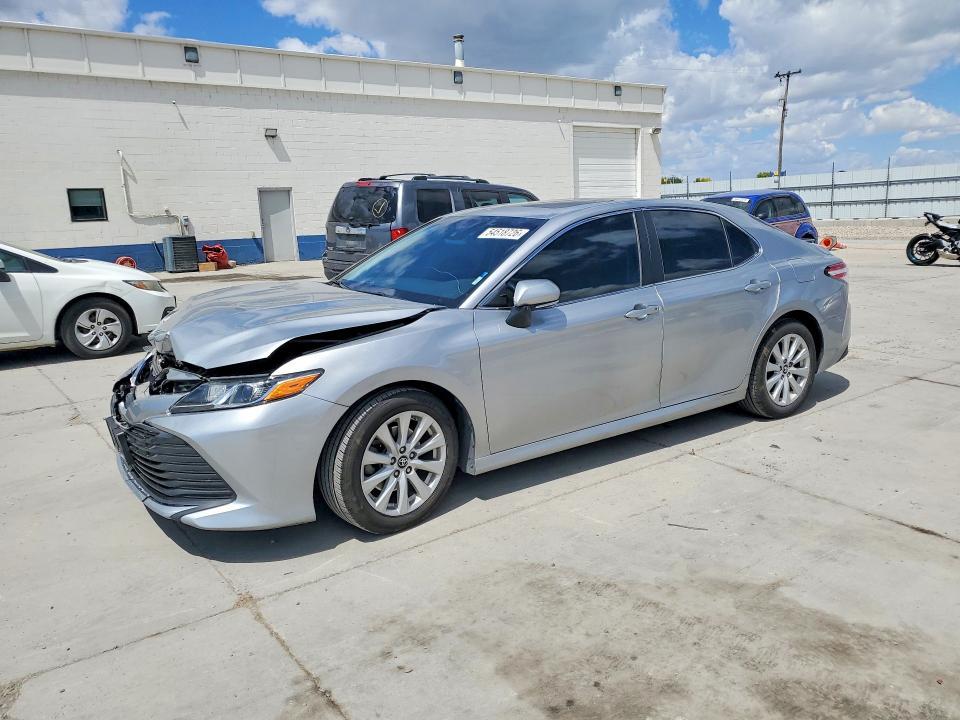 2018 Toyota Camry — фото 1