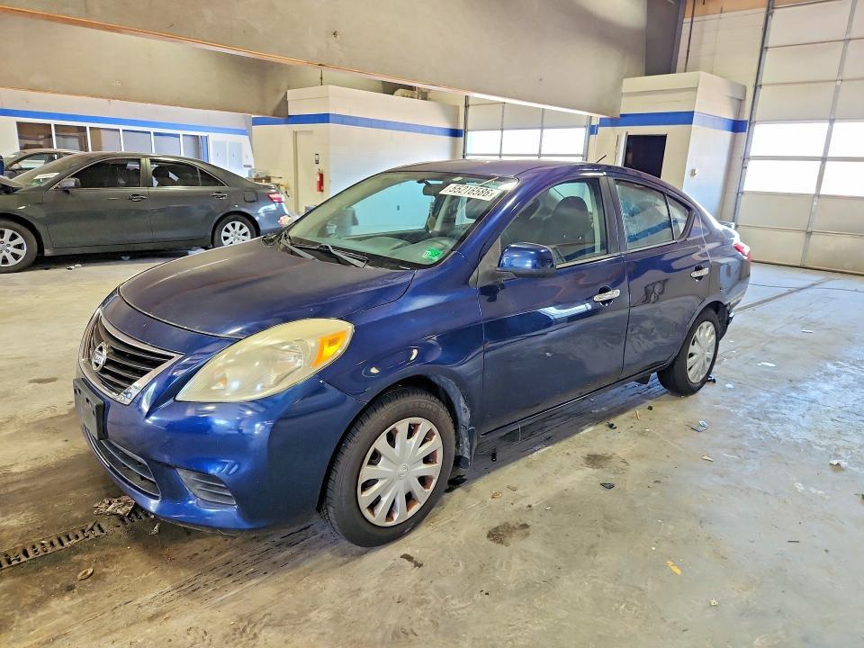 2013 Nissan Versa — фото 1
