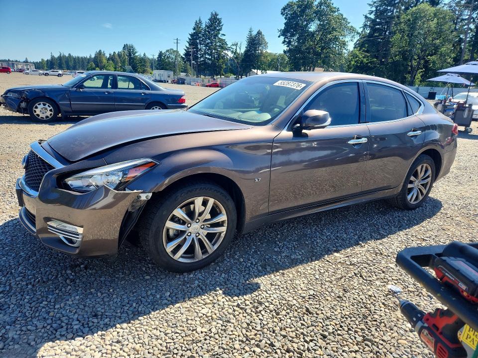 Infiniti Q70