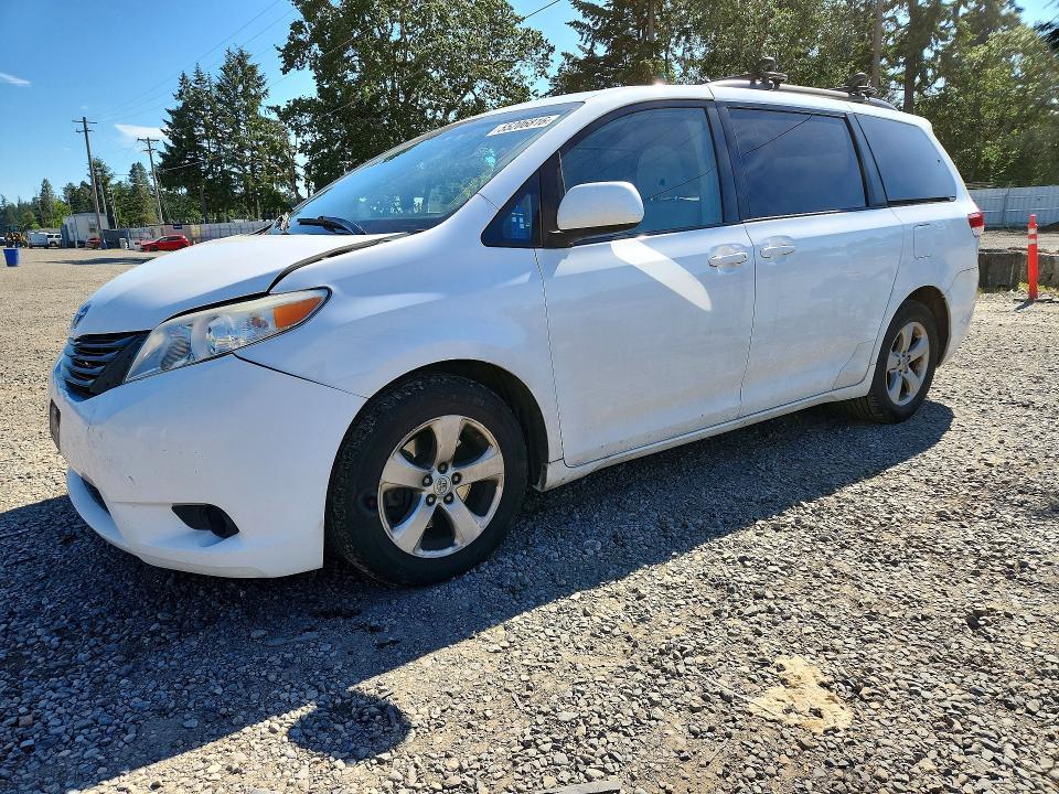 2014 Toyota Sienna — фото 1