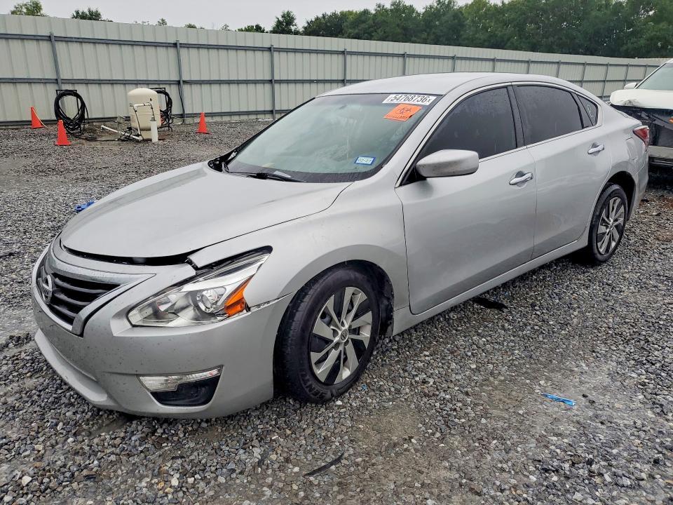 2014 Nissan Altima — фото 1