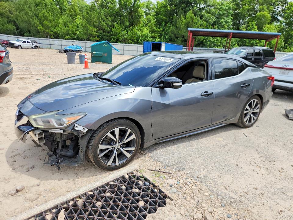 Nissan Maxima