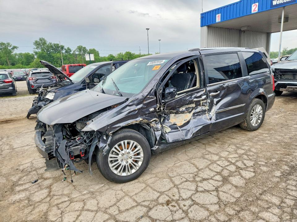 2014 Chrysler Town Country — фото 1
