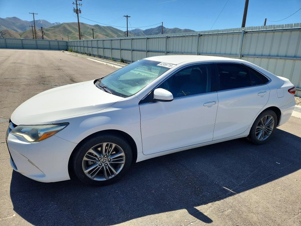 2015 Toyota Camry — фото 1