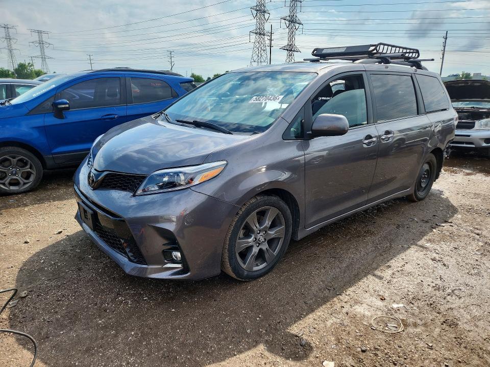 2018 Toyota Sienna — фото 1