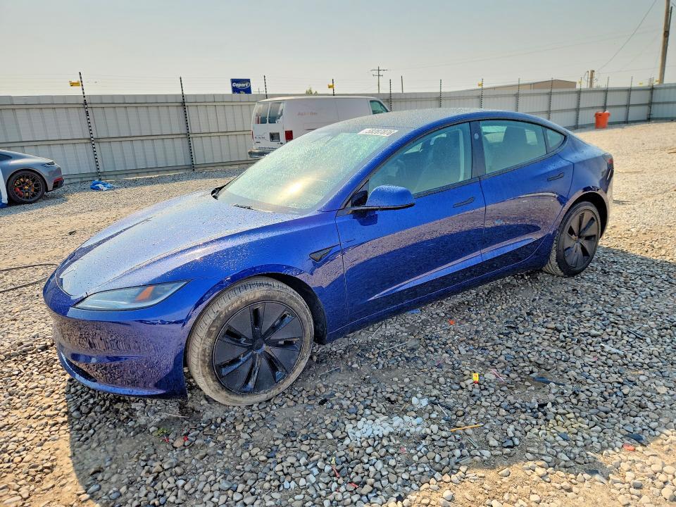 2025 Tesla Model 3 — фото 1