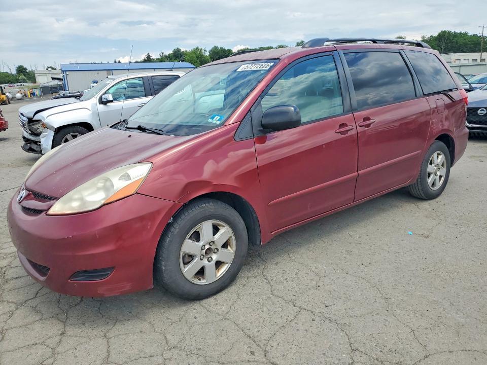 2008 Toyota Sienna — фото 1
