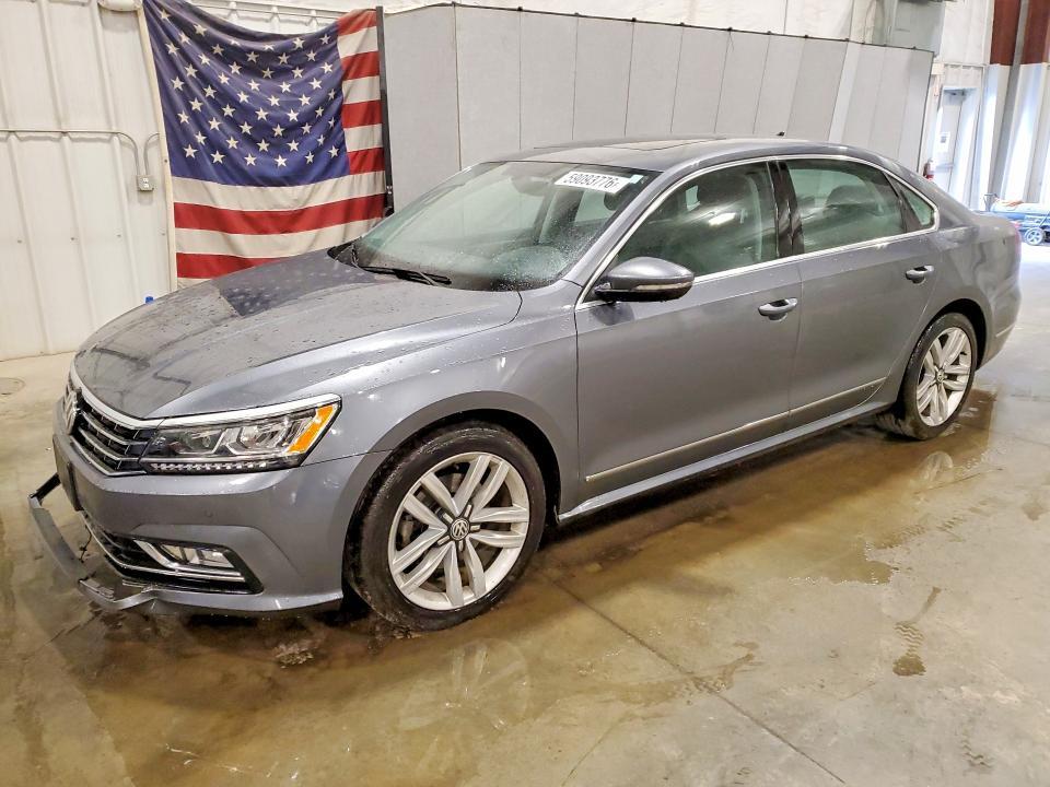 2017 Volkswagen Passat — фото 1