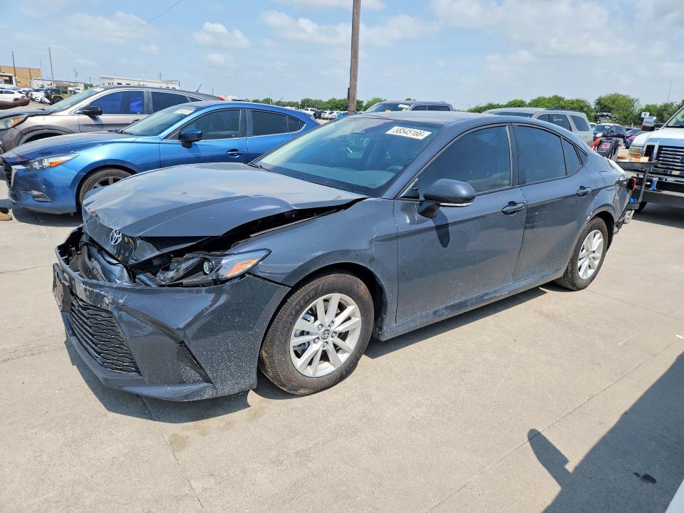 2025 Toyota Camry — фото 1