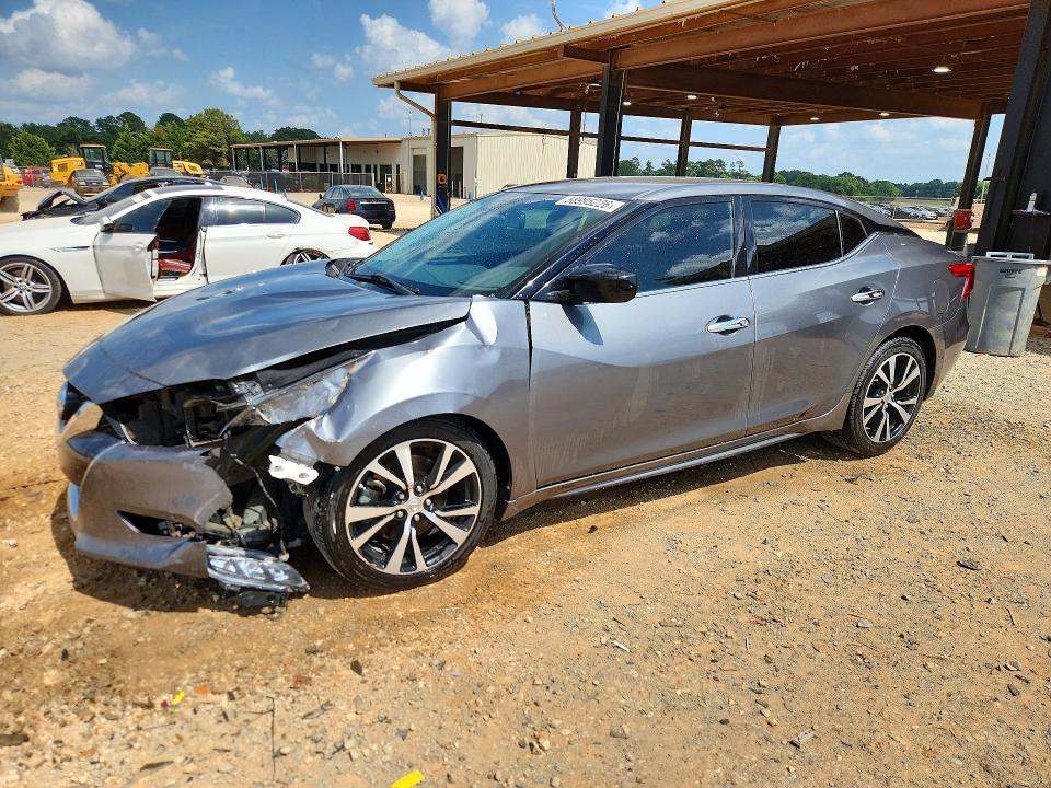 Nissan Maxima