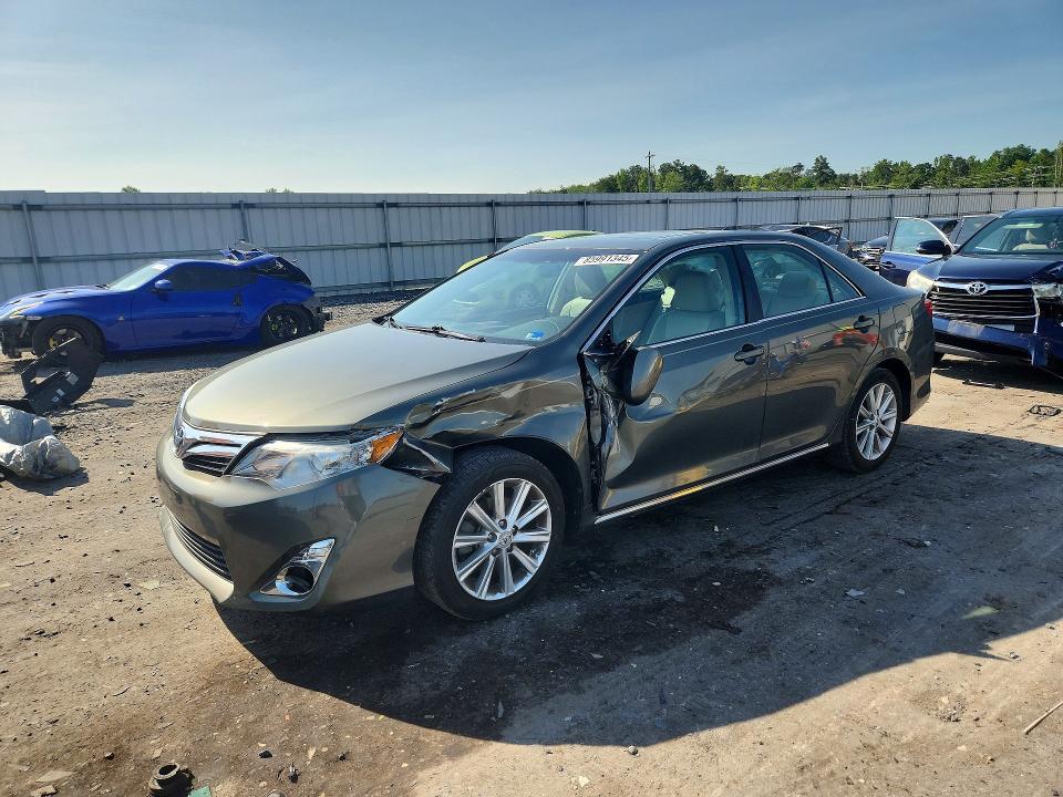2012 Toyota Camry — фото 1