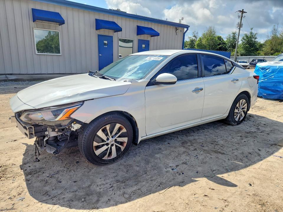 2019 Nissan Altima — фото 1