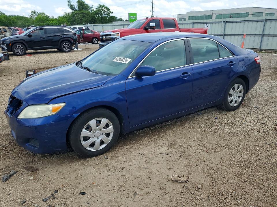 2010 Toyota Camry — фото 1