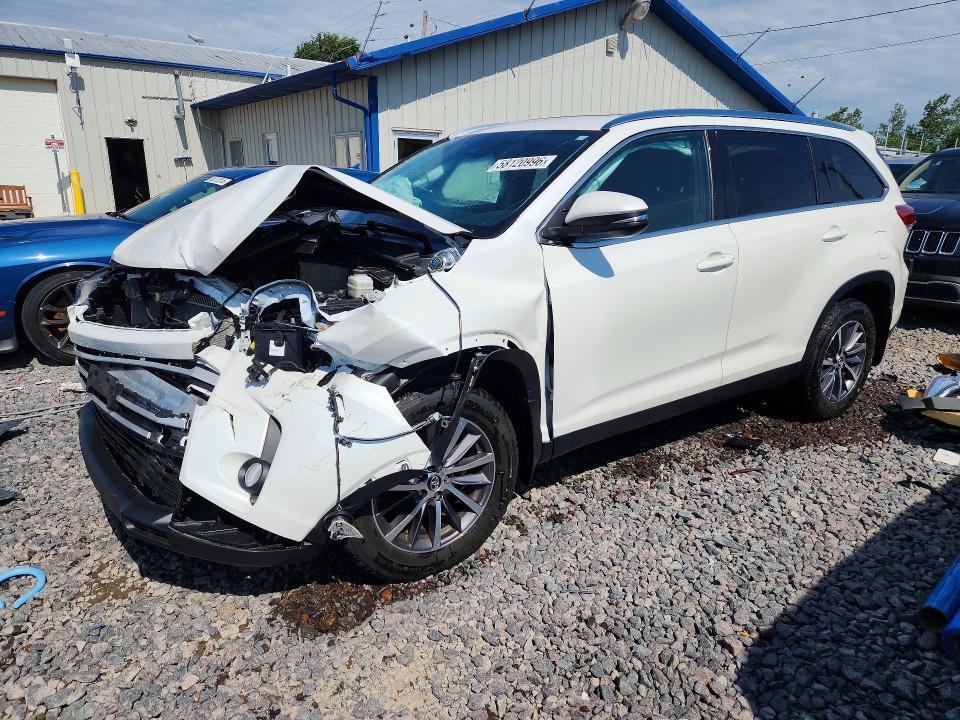 2019 Toyota Highlander — фото 1