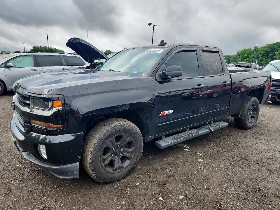 2016 Chevrolet Silverado — фото 1