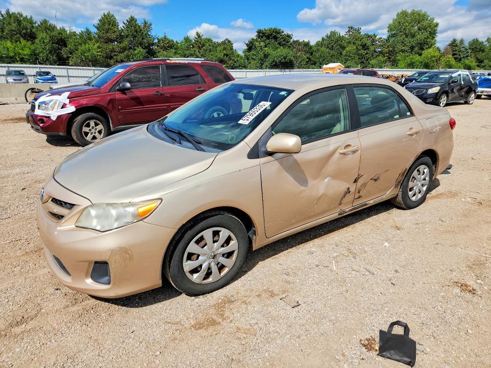 2011 Toyota Corolla — фото 1