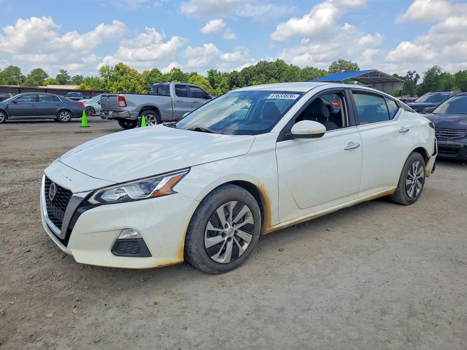 2020 Nissan Altima — фото 1