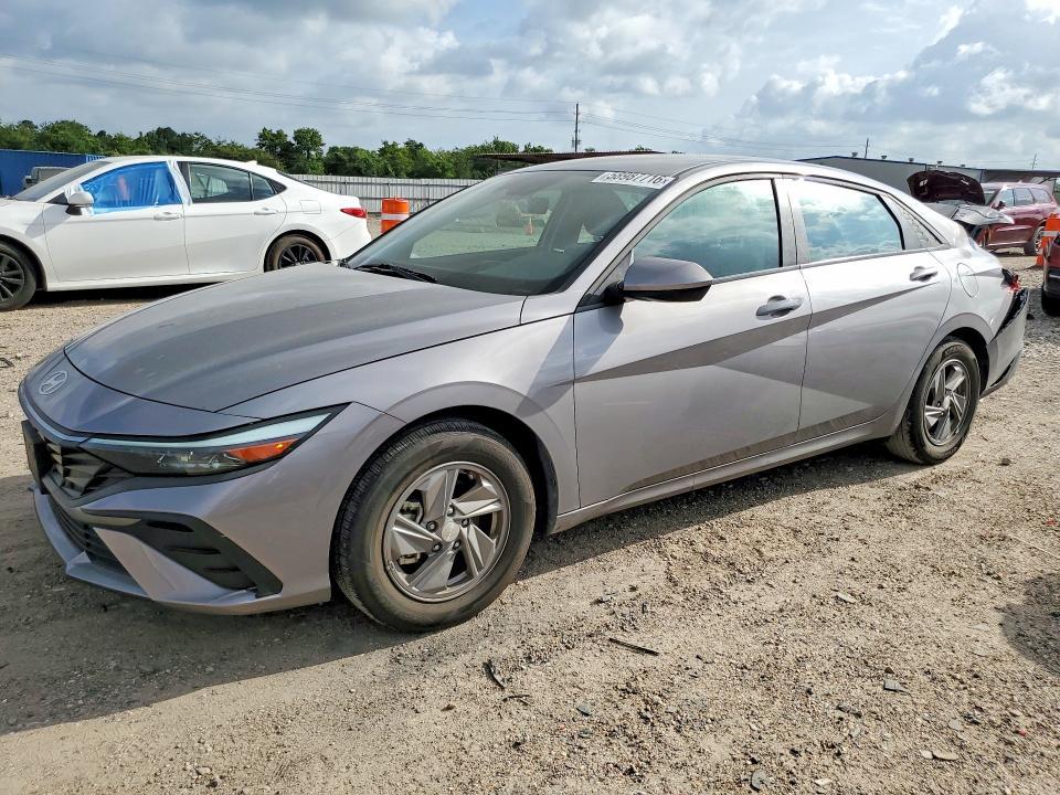 2025 Hyundai Elantra — фото 1
