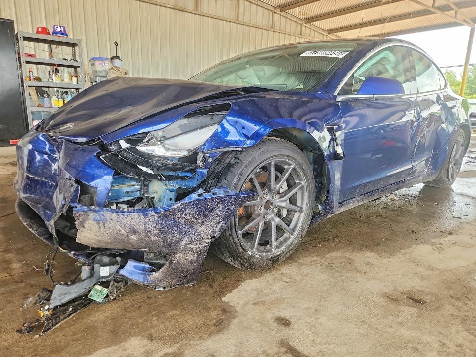 2019 Tesla Model 3 — фото 1