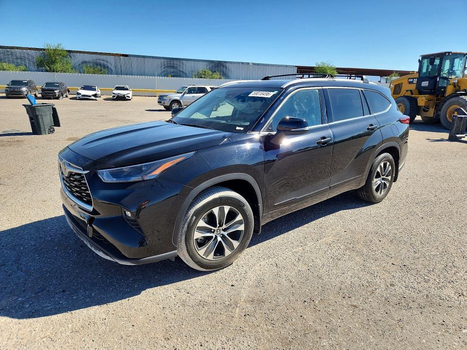 2022 Toyota Highlander — фото 1