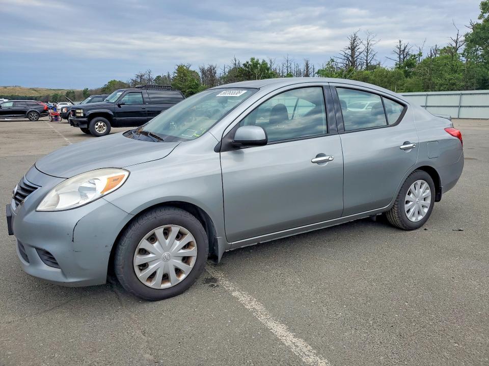 Nissan Versa