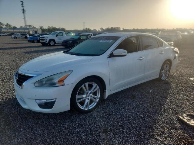 2015 Nissan Altima — фото 1