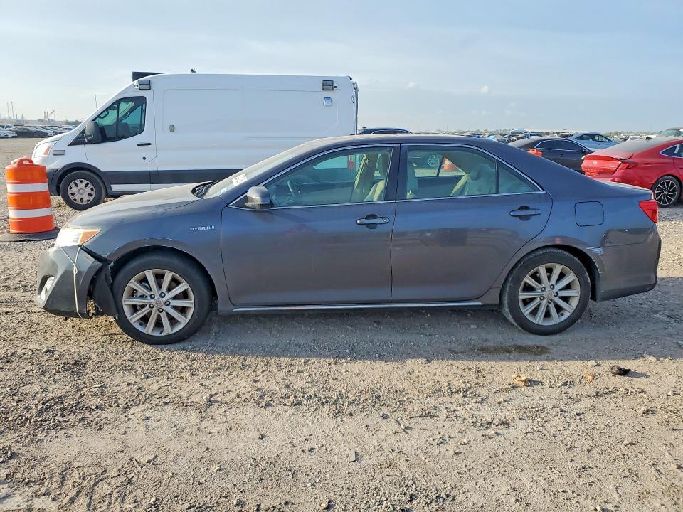 2012 Toyota Camry Hybrid — фото 1
