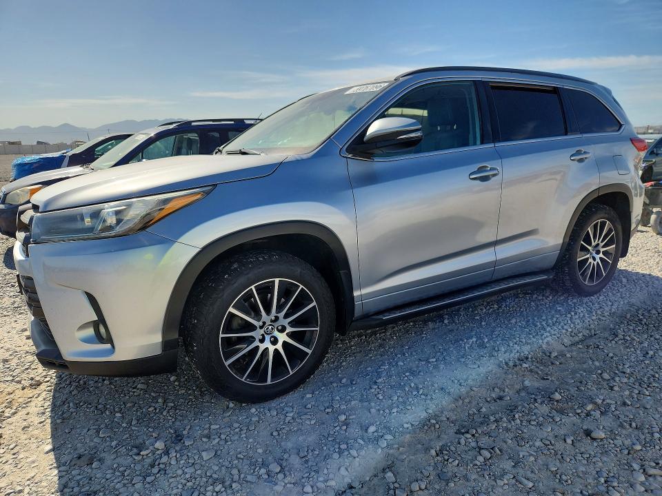 2018 Toyota Highlander — фото 1