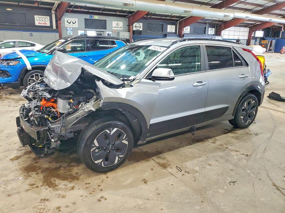 2023 Kia Niro — фото 1