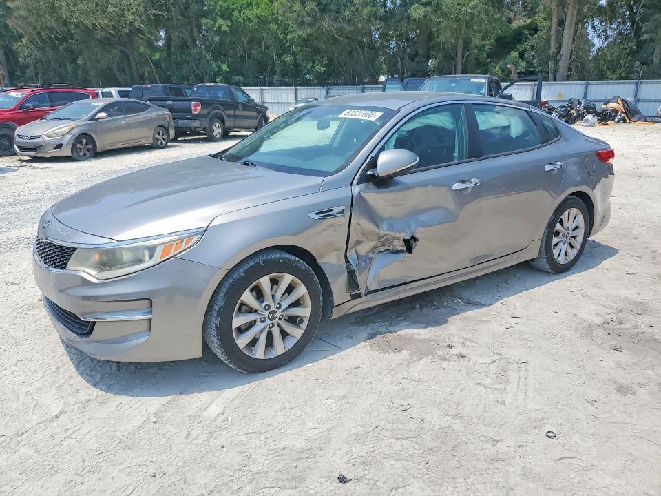 2017 Kia Optima — фото 1