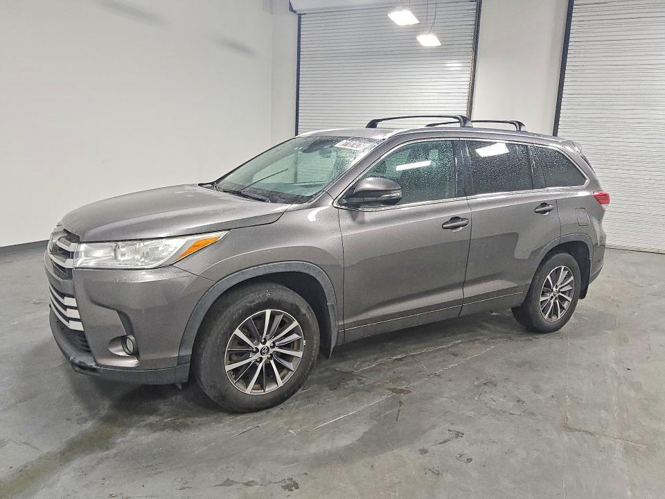 2018 Toyota Highlander — фото 1
